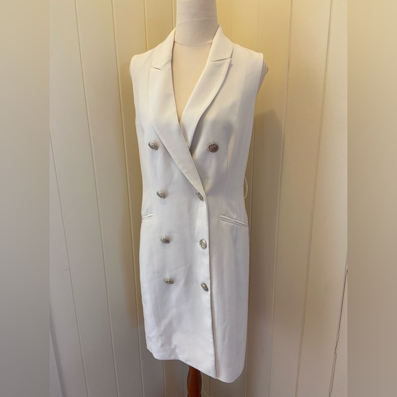 Portmans Other - Portmans Size 8 White Long Vest with Golden Buttons Great for Corporate Wear